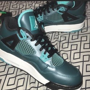 COPY - Jordan retro 4s teal green 6.5 Youth